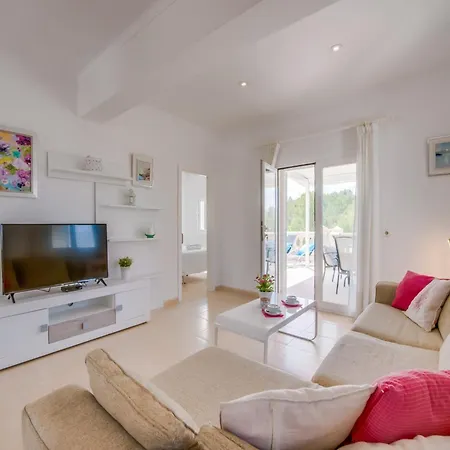 Apartment With Views Of The Bay Of Pollenca Alcudia (Mallorca)