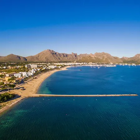 With Views Of The Bay Of Pollenca Apartment *