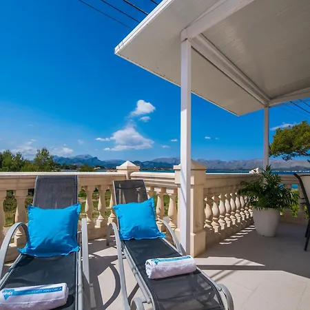 With Views Of The Bay Of Pollenca Apartment