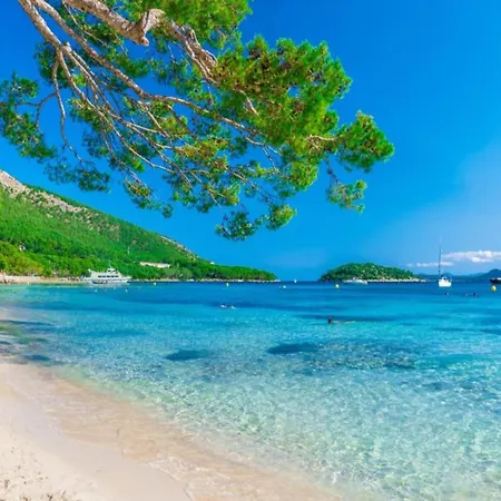 With Views Of The Bay Of Pollenca * アルクディア